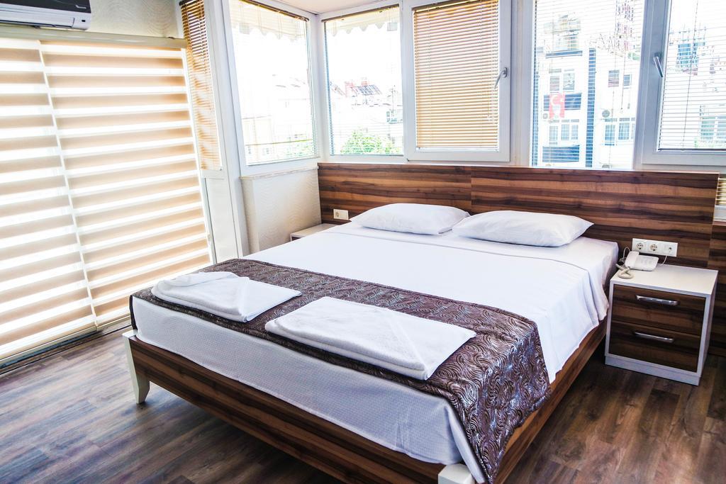 Ale Park Hotel Apartments Анталия Стая снимка